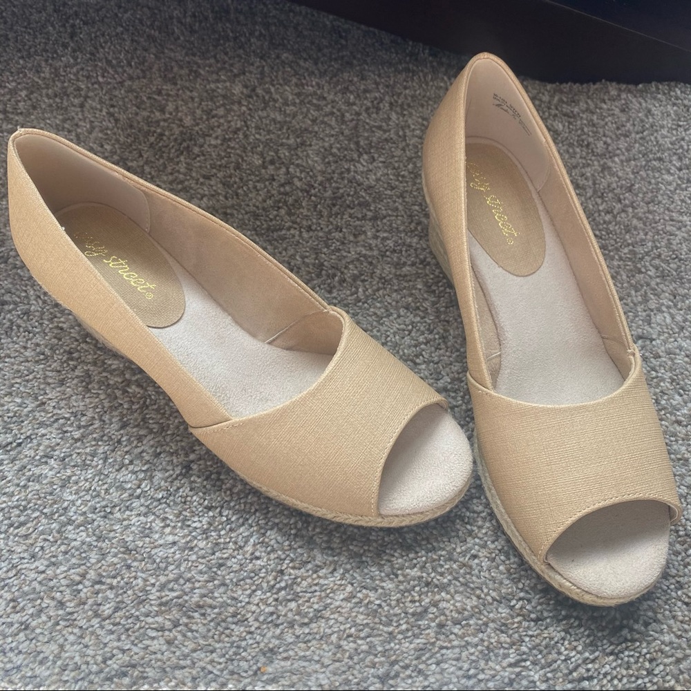 Tan wedge sandals size 9WW